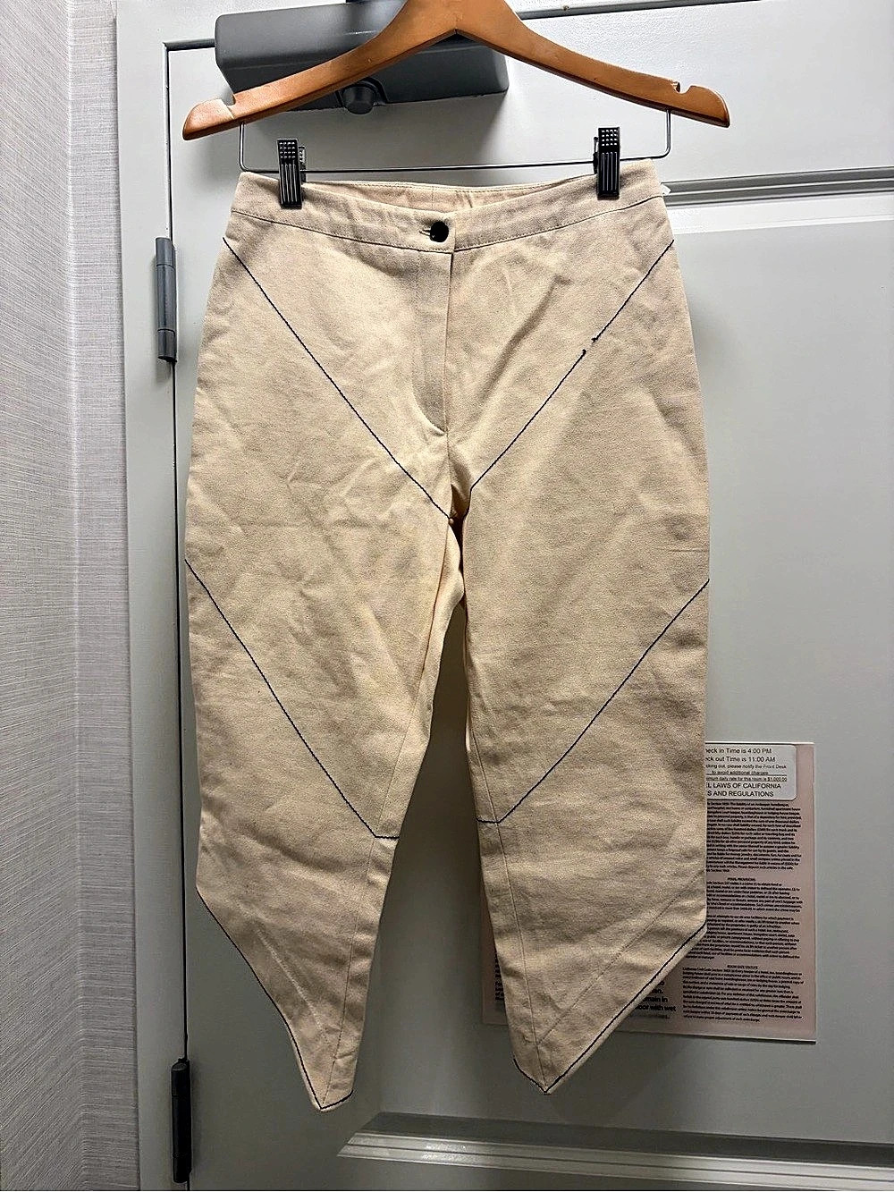 Renaissance Renaissance Cropped Pants in Beige Size 36 NWT